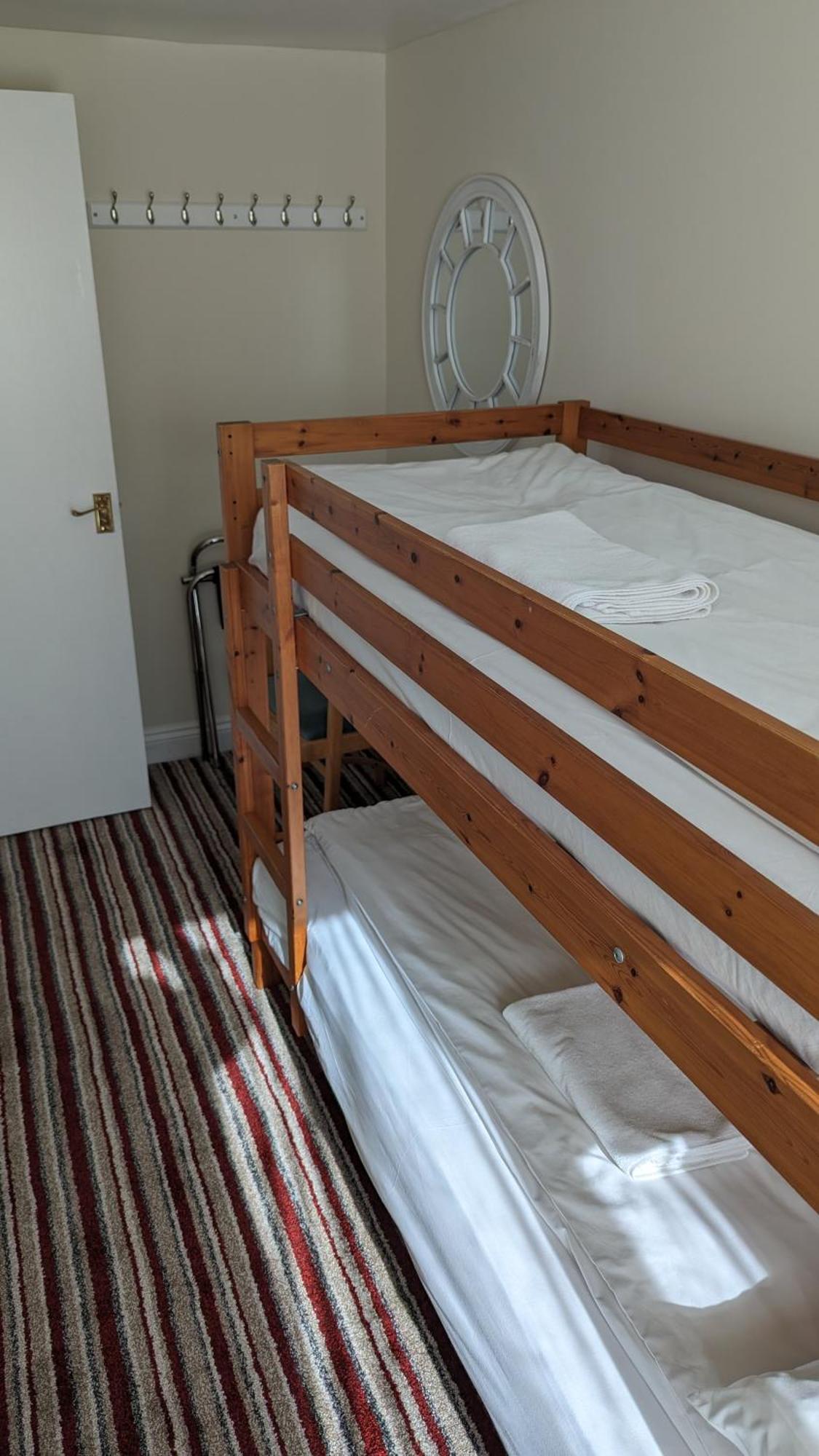 Ivybridge Guesthouse Fishguard Eksteriør billede